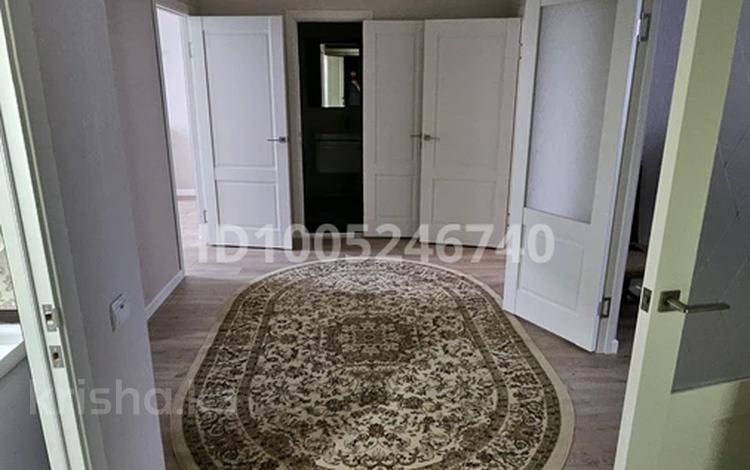 3-бөлмелі пәтер · 110 м² · 6/9 қабат, Жарбосынова 71 — ТЦ "Байзар", бағасы: 400 000 ₸ в Атырау — фото 2