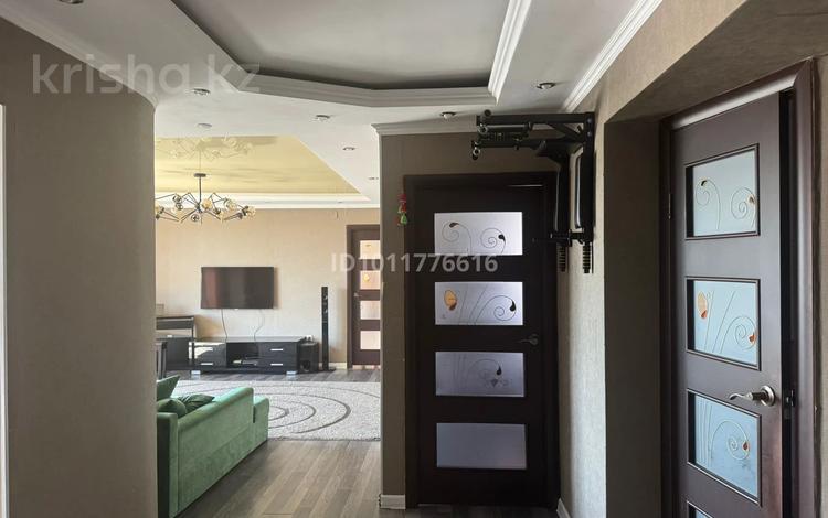 3-комнатная квартира · 88.6 м² · 10/10 этаж, Казбек би 7/4 за 35 млн ₸ в Усть-Каменогорске — фото 5