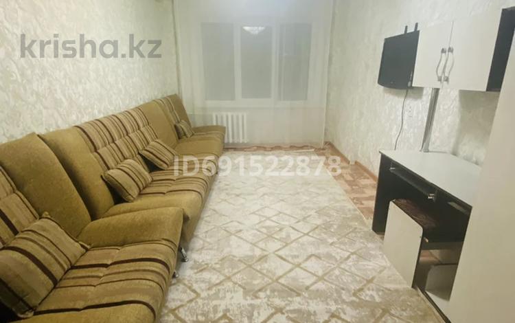 1-бөлмелі пәтер · 30 м² · 3/5 қабат, Сатпаева 60 — Поликлиника Булатова, бағасы: 10 000 ₸ в Усть-Каменогорске — фото 2