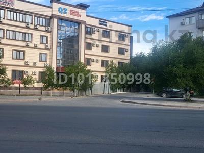 1-бөлмелі пәтер · 30.9 м² · 3/5 қабат, Центральный ш/а., Махамбета 119 — Азаттык и Сырым Датова, бағасы: 13.5 млн ₸ в Атырау, мкр Центральный
