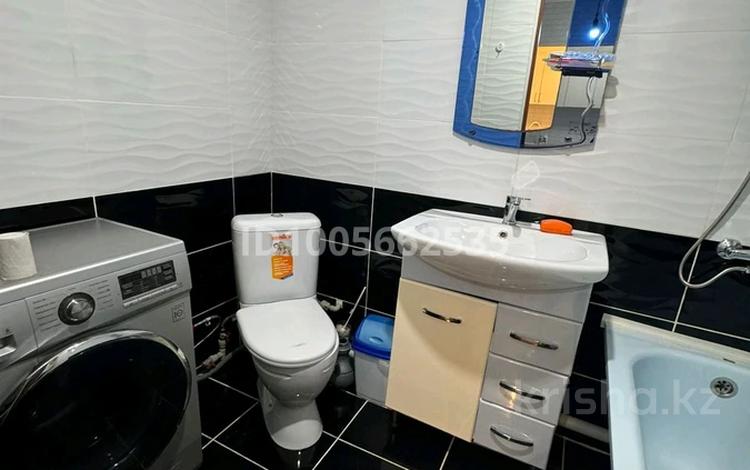 2-комнатная квартира · 41 м² · 8/9 этаж, 27-й мкр 51 за 130 000 〒 в Актау — фото 2