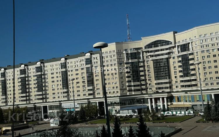 5-комнатная квартира · 204 м² · 4/8 этаж, Достык 13 за 169 млн ₸ в Астане, Есильский р-н — фото 2