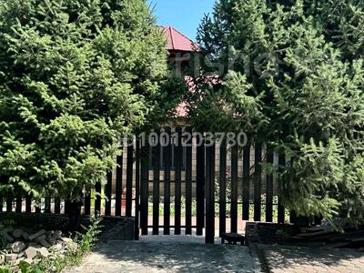 Жеке үй · 7 бөлме · 217 м² · 6 сот., Кастеева 106, бағасы: 150 млн 〒 в Алматы, Медеуский р-н