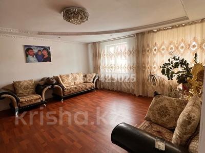 Отдельный дом · 8 комнат · 200 м² · 12 сот., Малыкбая 28 — По Алимжанова за 40 млн 〒 в Талдыкоргане, мкр Жастар