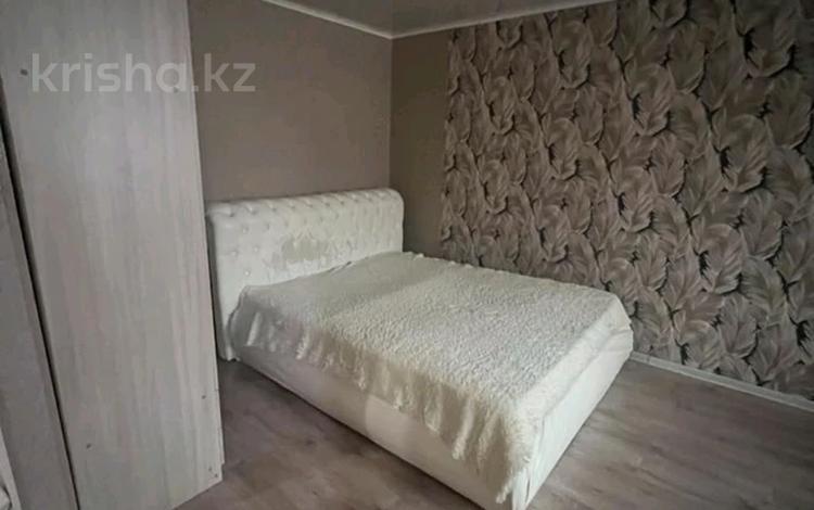 1-комнатная квартира, 35 м², 1/5 этаж помесячно, Назарбаева за 120 000 〒 в Петропавловске — фото 2