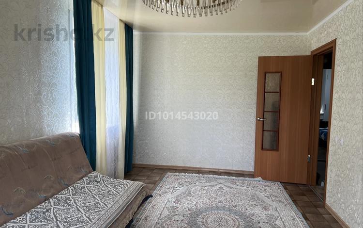 3-бөлмелі пәтер · 63 м² · 3/5 қабат, 19-шағынаудан 47, бағасы: 23.5 млн ₸ в Караганде, Алихана Бокейханова р-н — фото 2