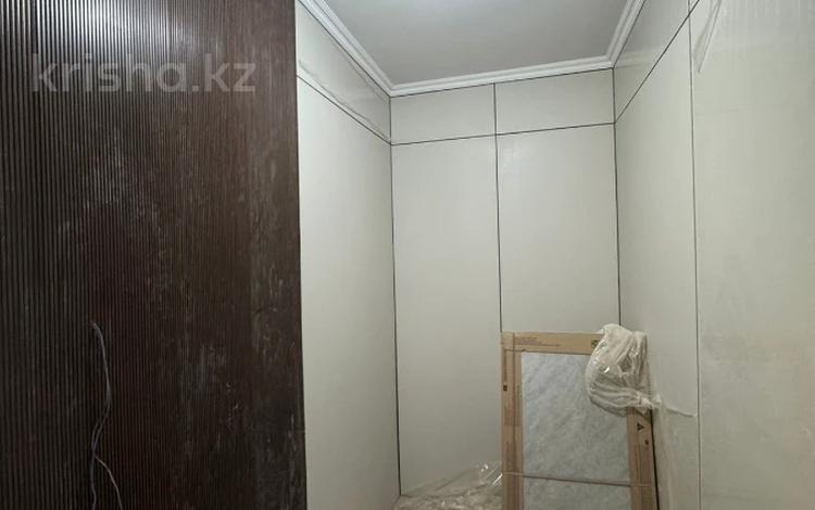 1-бөлмелі пәтер · 43 м² · 1/10 қабат, мкр 12, бағасы: 15 млн ₸ в Актобе — фото 2