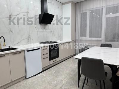 2-комнатная квартира · 85 м² · 2/10 этаж, мкр 12 15Д за 30 000 〒 в Актобе