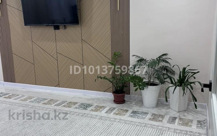 3-комнатная квартира · 61.7 м² · 4/5 этаж, мкр Центральный, Махамбета 121 за 21 млн ₸ в Атырау — фото 2