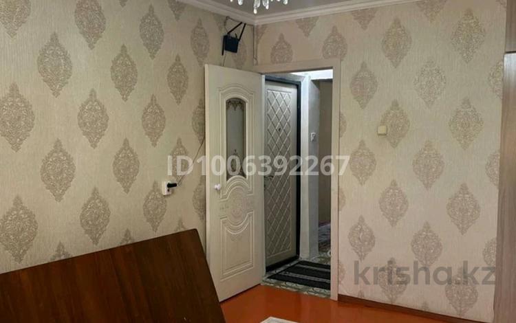 2-комнатная квартира · 72 м² · 1/5 этаж, Кенесары 27 — Үй жанында супермаркет, магазины балабақша, мектеп, детская площадка за 18 млн 〒 в Туркестане — фото 2