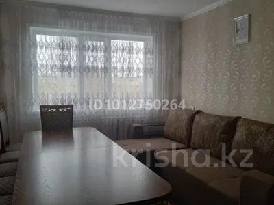 3-бөлмелі пәтер · 64 м² · 4/5 қабат, 6 микрорайон 22 — Школа номер 7.8 . детские сады , торговые дома и магазины . ТЦ « Сибирь», бағасы: 10 млн ₸ в Степногорске