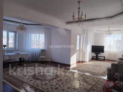 Отдельный дом · 5 комнат · 360 м² · 10 сот., мкр Уркер 30 — Жантай Батыра 30 за 60 млн 〒 в Астане, Нура р-н