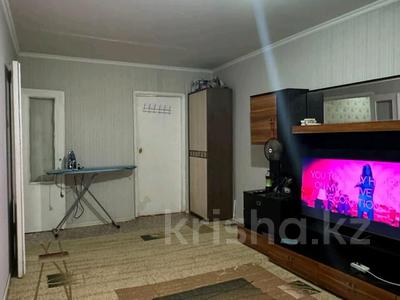 2-бөлмелі пәтер, 44 м², 2/5 қабат ай сайын, 11 Микрорайон 40, бағасы: 100 000 〒 в Таразе