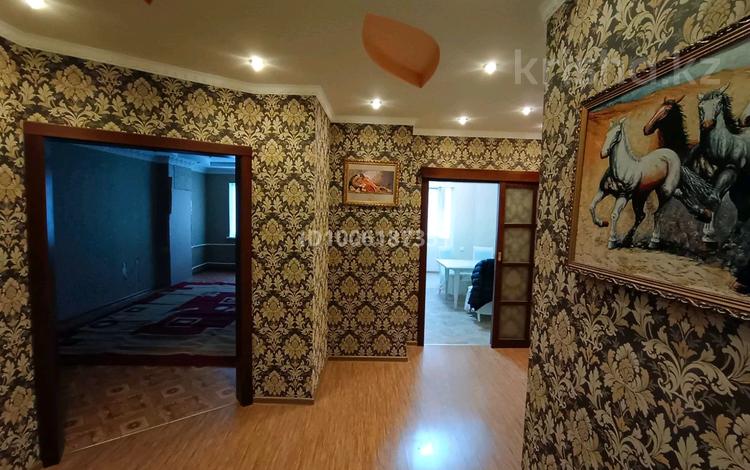 2-комнатная квартира · 80.5 м² · 8/10 этаж, мкр. Алтын орда, Пр. Алия Молдагулова 58 к4 за 23.5 млн 〒 в Актобе — фото 2