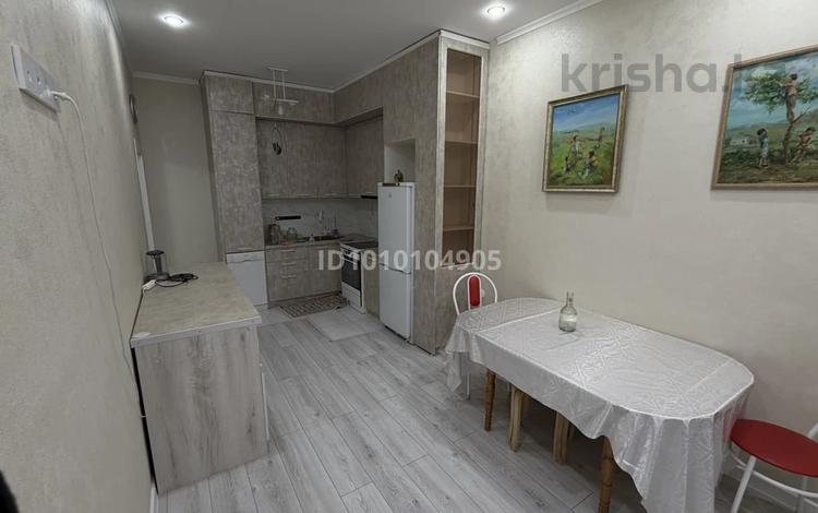 3-комнатная квартира · 65 м² · 2/9 этаж, Туран 46Б/1 за 350 000 ₸ в Астане, Нура р-н — фото 2