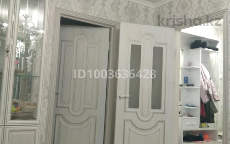 2-бөлмелі пәтер · 43 м² · 2/5 қабат, Анаркулова 16, бағасы: 15.5 млн ₸ в Жезказгане — фото 2