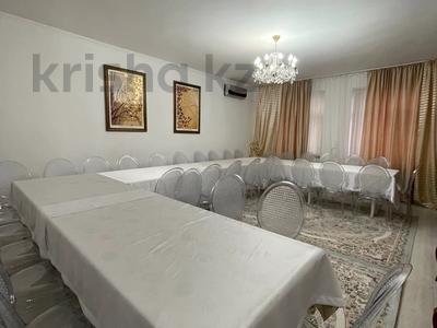 Дом · 9 комнат · 250 м², Маргулан 13 — Рыскулова,Байтурсынова за 50 000 〒 в Шымкенте, Аль-Фарабийский р-н