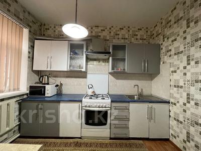 Дом · 9 комнат · 250 м², Маргулан 13 — Рыскулова,Байтурсынова за 35 000 〒 в Шымкенте, Аль-Фарабийский р-н