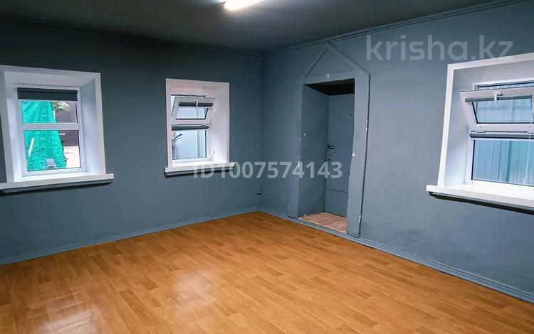 Отдельный дом · 1 комната · 40 м², Джангалинская за 85 000 〒 в Уральске — фото 2