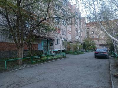 Пәтерлер в Северо-Казахстанской обл.: 5-бөлмелі пәтер · 83 м² · 2/5 қабат, Островского 149, бағасы: 23.5 млн 〒 5-бөлмелі пәтер · 83 м² · 2/5 қабат, Островского 149, бағасы: 23.5 млн 〒 в Петропавловске