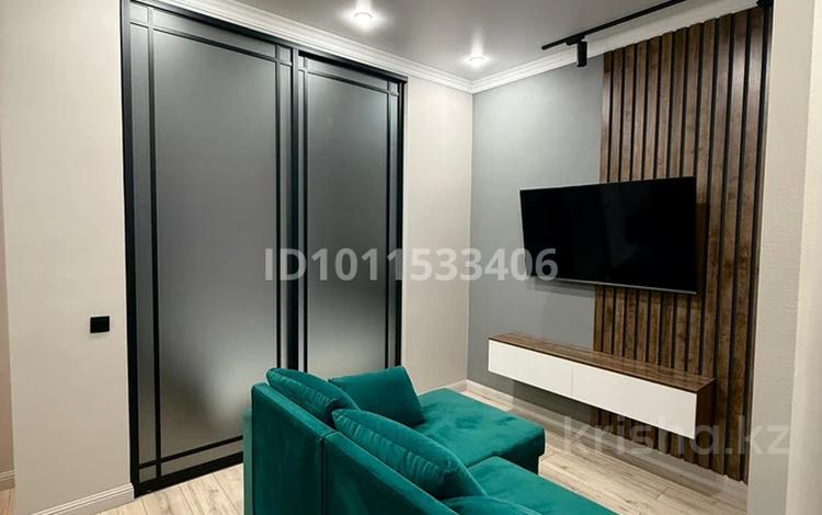 2-комнатная квартира · 38 м² · 22/22 этаж, Шахтеров 52Б за 300 000 〒 в Караганде — фото 2