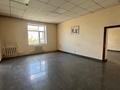 Свободное назначение, офисы, магазины и бутики, склады · 300 м² за 600 000 ₸ в Караганде, Казыбек би р-н — фото 5