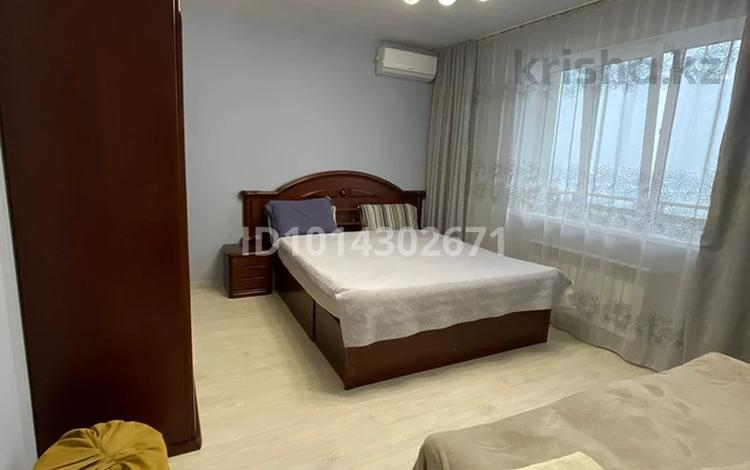 3-комнатная квартира · 88.11 м² · 17/17 этаж, Жандосова 150/3 за 30 000 ₸ в Алматы, Ауэзовский р-н — фото 2