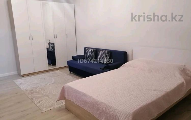 1-бөлмелі пәтер · 45 м² · 15/16 қабат, Мухамедханова 4В — Тұран, бағасы: 18 000 ₸ в Астане, Есильский р-н — фото 2