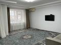 2-бөлмелі пәтер, 72 м², 1/6 қабат ай сайын, Молдагулова 3, бағасы: 180 000 〒 в Уральске — фото 5