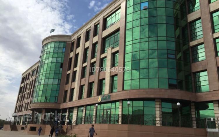 Свободное назначение, офисы, магазины и бутики, склады, общепит, салоны красоты, сельское хозяйство, бани, гостиницы и зоны отдыха, фитнес и спорт, медцентры и аптеки, образование, развлечения, конференц-залы, кабинеты и рабочие места, студии · 12000 м² за 60 млн 〒 в Актобе, Сазда-3 — фото 2