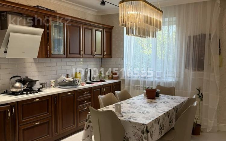 Отдельный дом · 6 комнат · 220 м² · 10 сот., мкр Атырау, Кагазова за 70 млн ₸ — фото 2