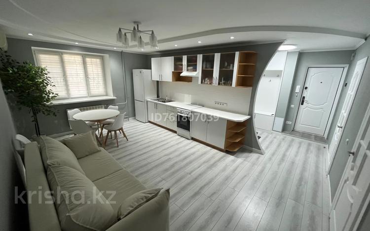 3-бөлмелі пәтер · 61.5 м² · 1/4 қабат, Самал-3 ш/а., Елебекова 27, бағасы: 59 млн ₸ в Алматы, Медеуский р-н — фото 2