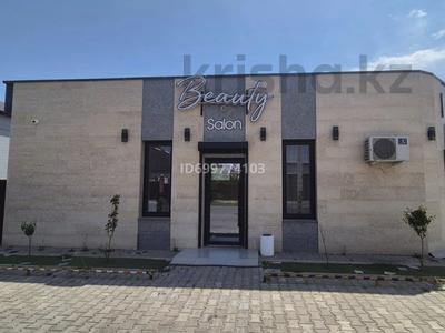 Салоны красоты · 40 м² за 50 000 ₸ в Атырау, мкр Самал