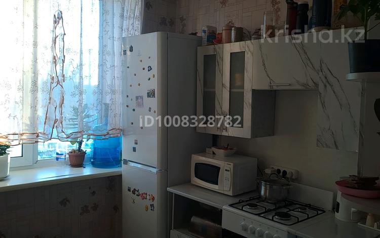 3-бөлмелі пәтер · 74 м² · 2/2 қабат, Пришахтинск, Пожарная 16, бағасы: 6.5 млн ₸ в Караганде, Алихана Бокейханова р-н — фото 2