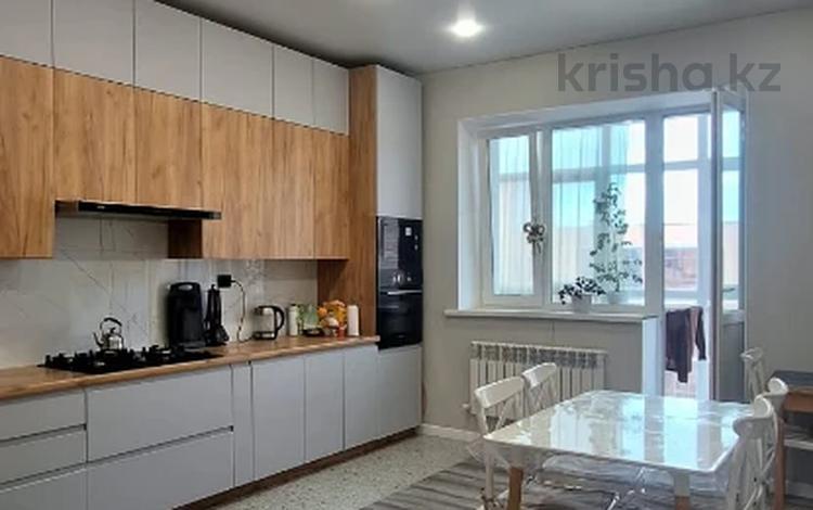 3-комнатная квартира · 126.7 м² · 5/5 этаж, мкр. Алтын орда за 47.2 млн ₸ в Актобе — фото 12