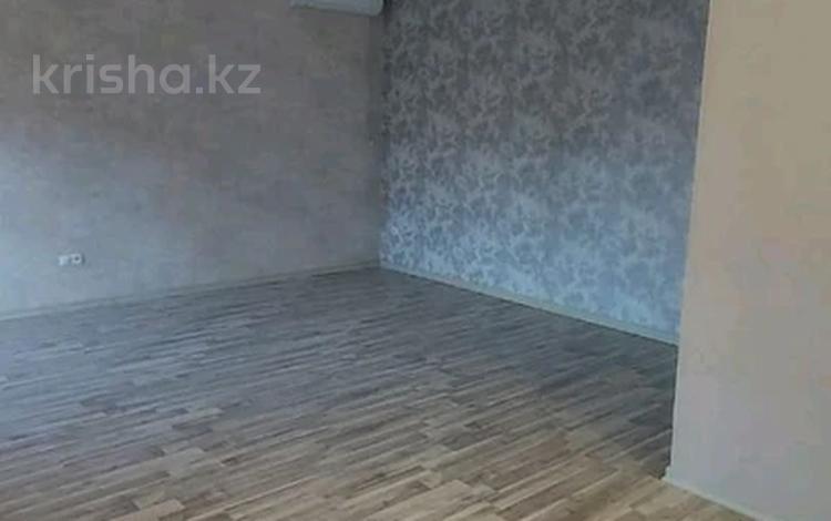 3-бөлмелі пәтер · 102 м² · 2/3 қабат, Рыскулбекова 51/1, бағасы: 120 000 ₸ в Уральске — фото 2