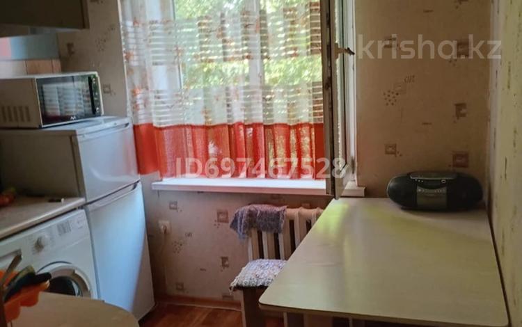 1-бөлмелі пәтер, 33 м², 4/4 қабат ай сайын, мкр №9 22, бағасы: 220 000 〒 в Алматы, Ауэзовский р-н — фото 2