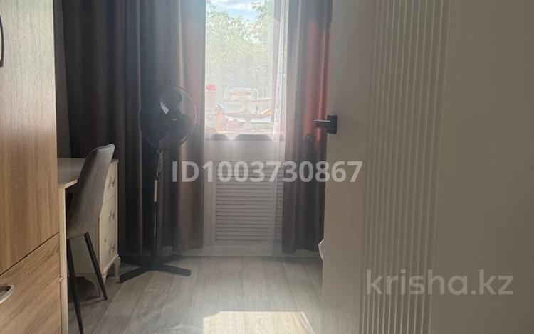 3-комнатная квартира · 58.4 м² · 5/5 этаж, Ихсанова — Курмангазы улица Ихсанова пересечение за 19 млн ₸ в Уральске, мкр Школьник — фото 3