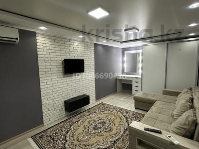 2-комнатная квартира · 48 м² · 5/5 этаж, Мангельдина — 50 школа садик опера балет Акация янги шахар за 200 000 ₸ в Шымкенте, Туран р-н