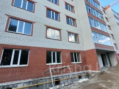 1-комнатная квартира · 54.8 м² · 2/5 этаж, Айталиева — 31 школа за 15.2 млн 〒 в Уральске