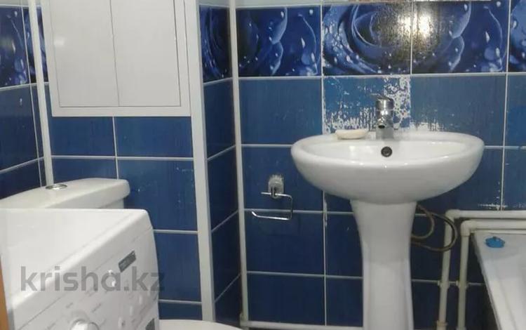 1-комнатная квартира · 40 м² · 4/9 этаж, 4 микрорайон 7 — С.Датова за 8 000 ₸ в Уральске — фото 5