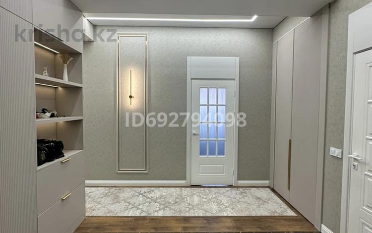 3-комнатная квартира · 103 м² · 2/15 этаж, 17-й мкр, ​17-й микрорайон 6 за 62 млн ₸ в Актау — фото 2