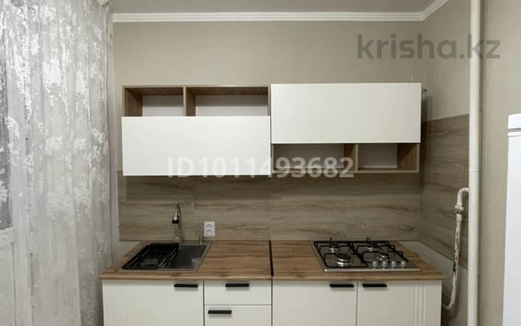 2-бөлмелі пәтер · 55 м² · 2/9 қабат, 5 микрорайон 26, бағасы: 200 000 ₸ в Аксае — фото 2