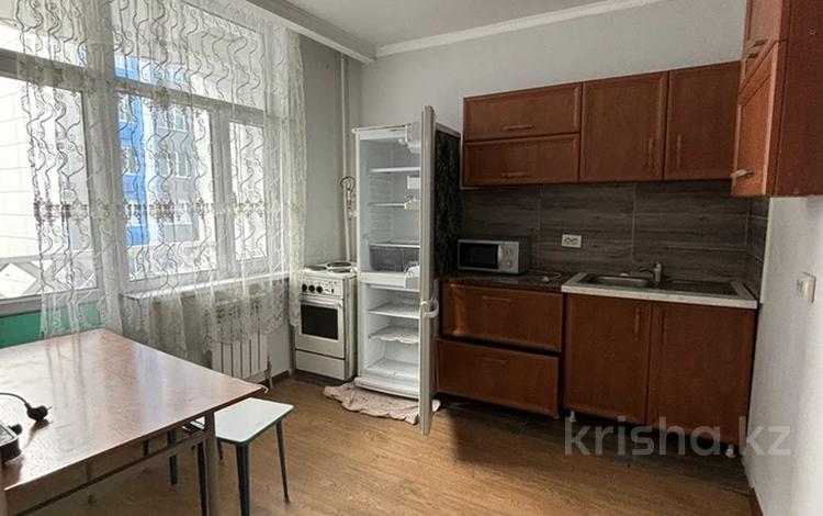 1-комнатная квартира, 52 м², 6/9 этаж помесячно, Райымбека 285