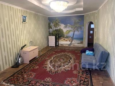 3-бөлмелі пәтер, 100 м², 5/5 қабат ай сайын, мкр Женис 22, бағасы: 150 000 〒 в Уральске, мкр Женис