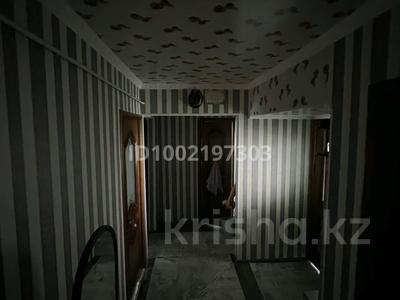 Пәтерлер в Туркестанской обл.: 3-бөлмелі пәтер · 70 м² · 4/5 қабат, Астана 4 — Ак жол строительный магазин рядом, бағасы: 22 млн 〒 3-бөлмелі пәтер · 70 м² · 4/5 қабат, Астана 4 — Ак жол строительный магазин рядом, бағасы: 22 млн 〒 в Аксукенте