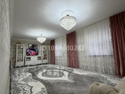 Отдельный дом · 8 комнат · 380 м² · 8 сот., мкр Самал-3 192 — Трасса Алматинская и улица Алпамыс батыр за 450 000 ₸ в Шымкенте, Абайский р-н