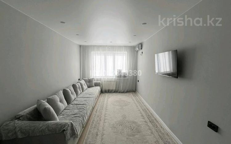 2-комнатная квартира · 60 м² · 9/9 этаж, 10-микрорайон 92 за 40 млн ₸ в Уральске — фото 2