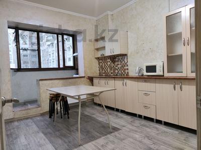 1-комнатная квартира, 43 м², 4/5 этаж помесячно, мкр Тастак-1, Мкр Таугуль — Сулейменова токтабаева за 200 000 〒 в Алматы, Ауэзовский р-н