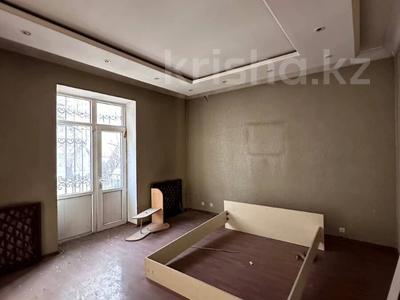 5-комнатная квартира · 154.7 м² · 2/3 этаж, Богенбай батыра за 133 млн ₸ в Алматы, Алмалинский р-н